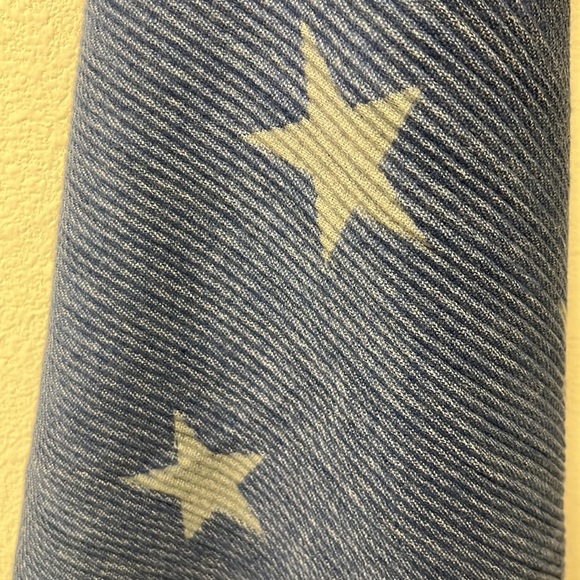 Pretty Persuasions Knit Star Long Scarf - Picture 5 of 8